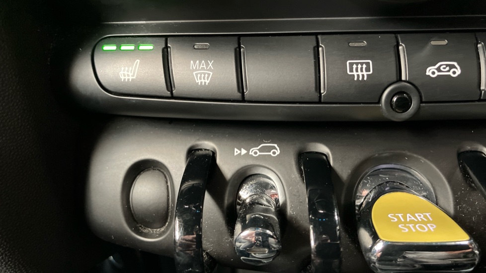 MINI Hatchback 135kW Cooper S Multitone Edition 33kWh 3dr Auto Electric Hatchback - Image 68