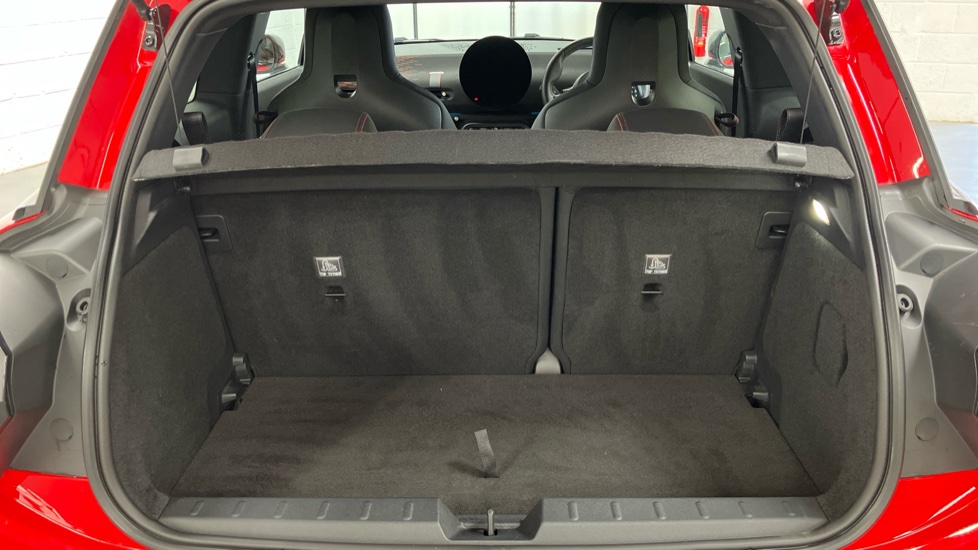 MINI Cooper 160kW SE Sport 54kWh 3dr Auto Electric Hatchback - Image 13