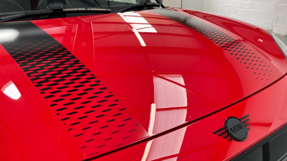 MINI Cooper 160kW SE Sport 54kWh 3dr Auto Electric Hatchback - Image 28