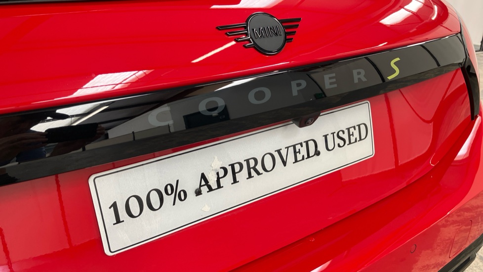 MINI Cooper 160kW SE Sport 54kWh 3dr Auto Electric Hatchback - Image 37