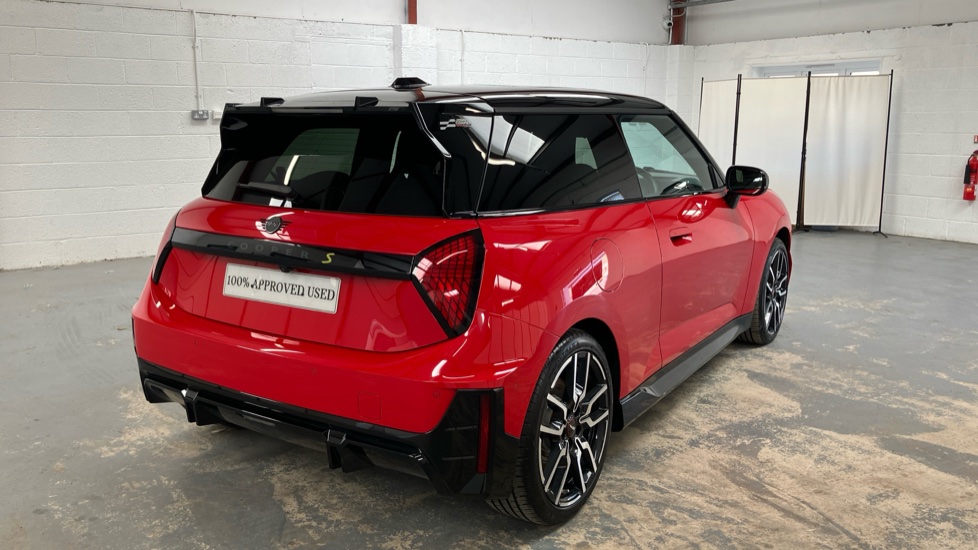 MINI Cooper 160kW SE Sport 54kWh 3dr Auto Electric Hatchback - Image 38