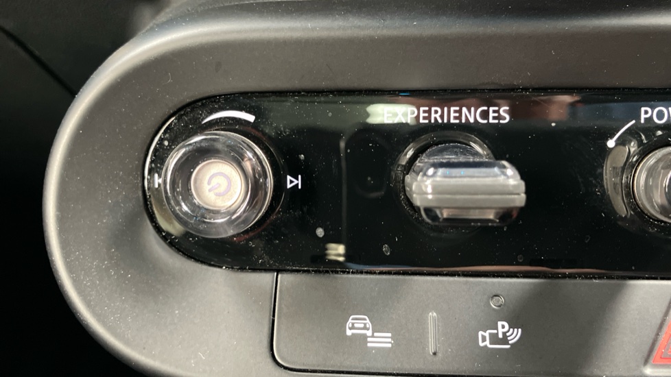 MINI Cooper 160kW SE Sport 54kWh 3dr Auto Electric Hatchback - Image 65