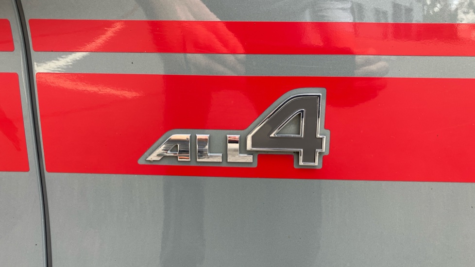 MINI Clubman 2.0 John Cooper Works ALL4 6dr Auto Petrol Estate - Image 37