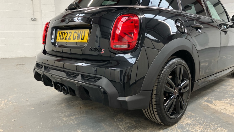 MINI Hatchback 2.0 Cooper S Sport 5dr Auto [Comfort/Nav Pack] Petrol Hatchback - Image 38
