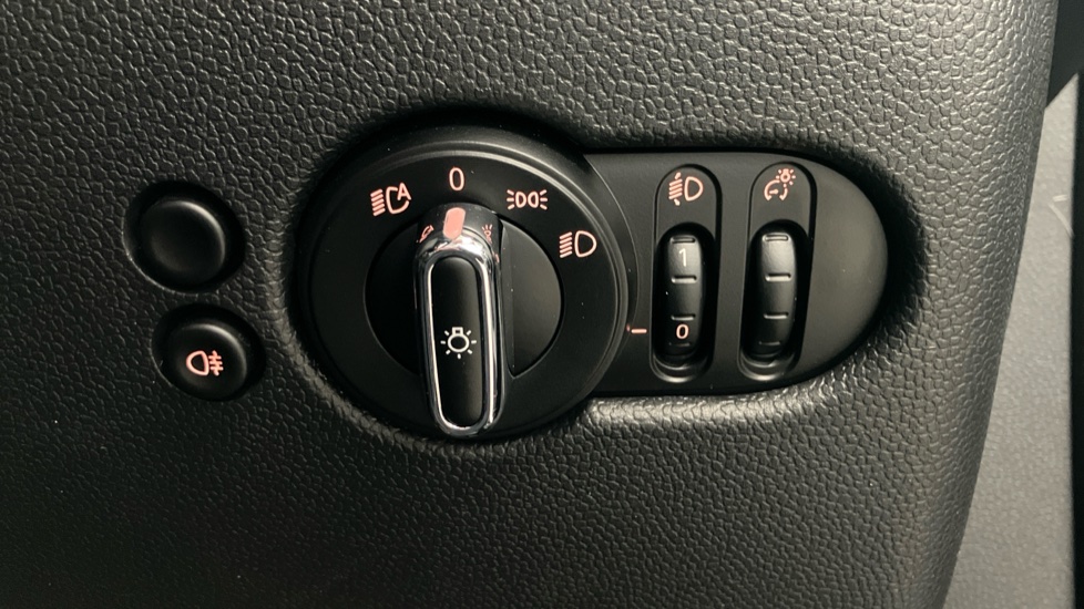 MINI Hatchback 2.0 Cooper S Sport 5dr Auto [Comfort/Nav Pack] Petrol Hatchback - Image 58