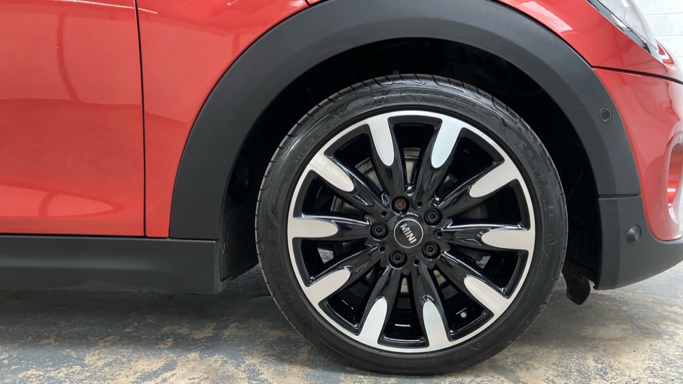 MINI Hatchback 1.5 Cooper Exclusive II 3dr Auto Petrol Hatchback - Image 14