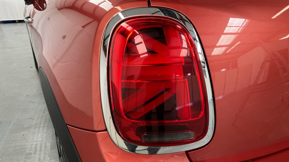 MINI Hatchback 1.5 Cooper Exclusive II 3dr Auto Petrol Hatchback - Image 22