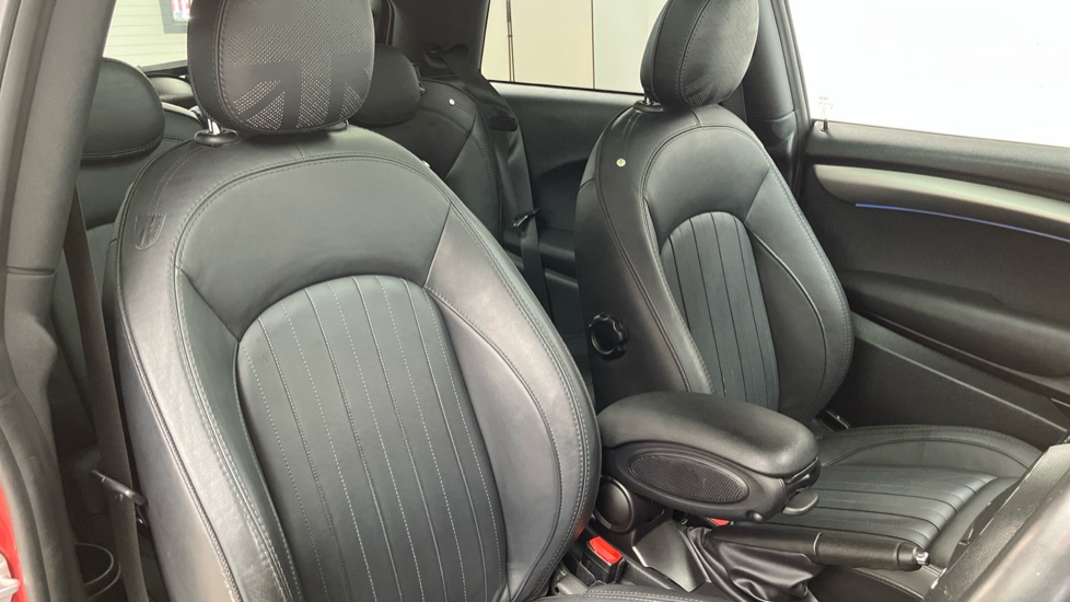 MINI Hatchback 1.5 Cooper Exclusive II 3dr Auto Petrol Hatchback - Image 53