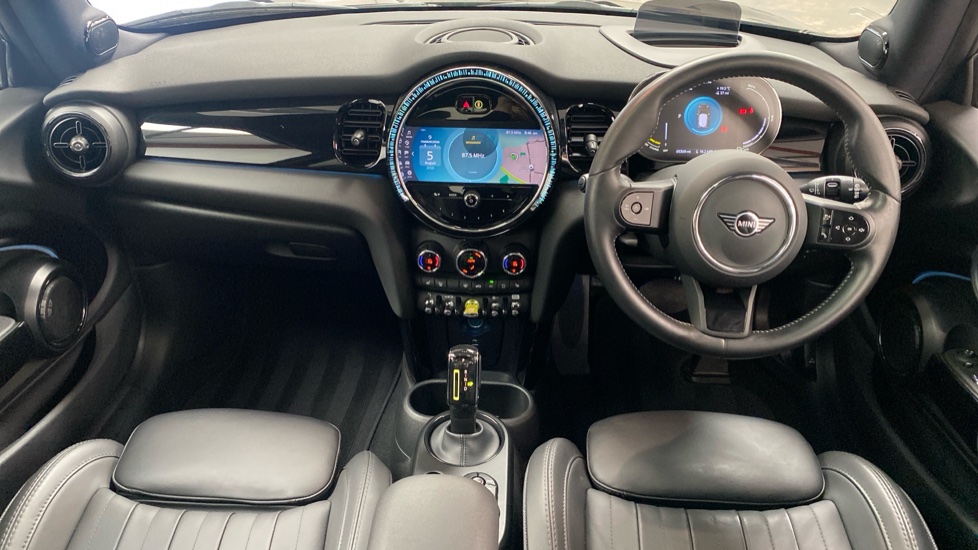 MINI Hatchback 135kW Cooper S Level 3 33kWh 3dr Auto Electric Hatchback - Image 4