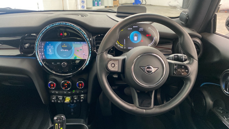 MINI Hatchback 135kW Cooper S Level 3 33kWh 3dr Auto Electric Hatchback - Image 5