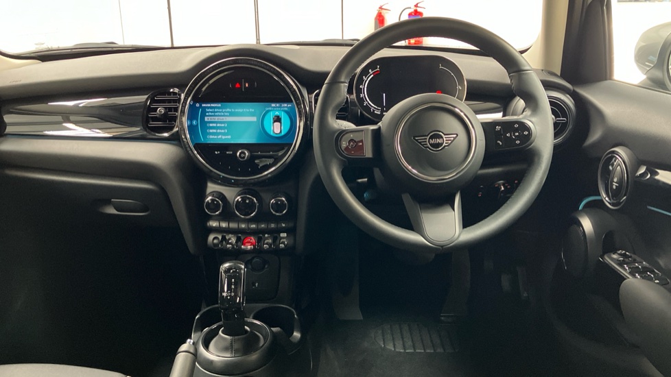 MINI Hatchback 1.5 Cooper Classic Premium Plus 5dr Auto Petrol Hatchback - Image 5