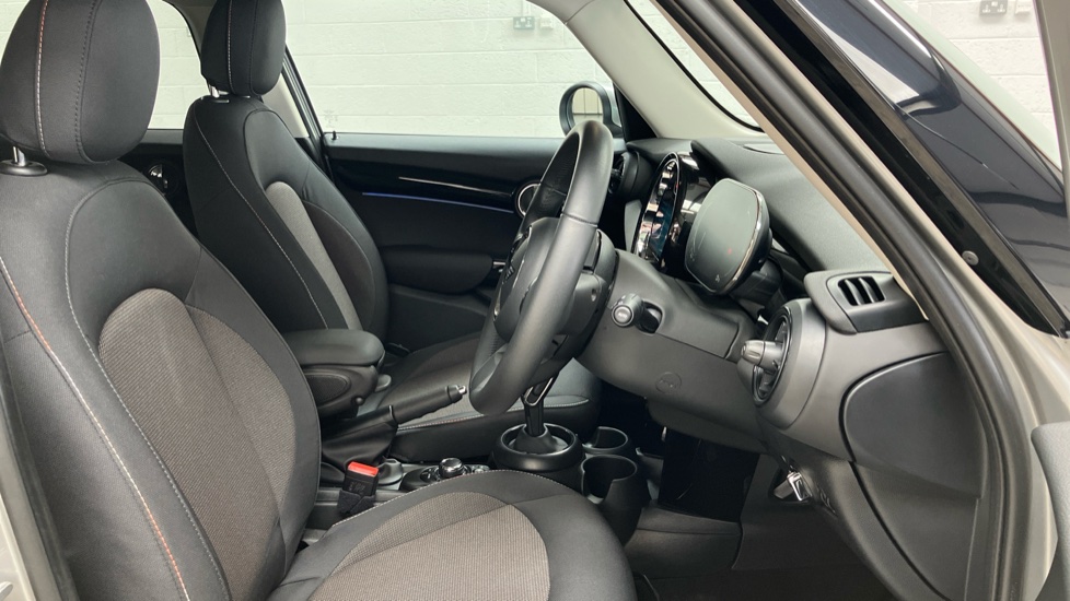 MINI Hatchback 1.5 Cooper Classic Premium Plus 5dr Auto Petrol Hatchback - Image 11