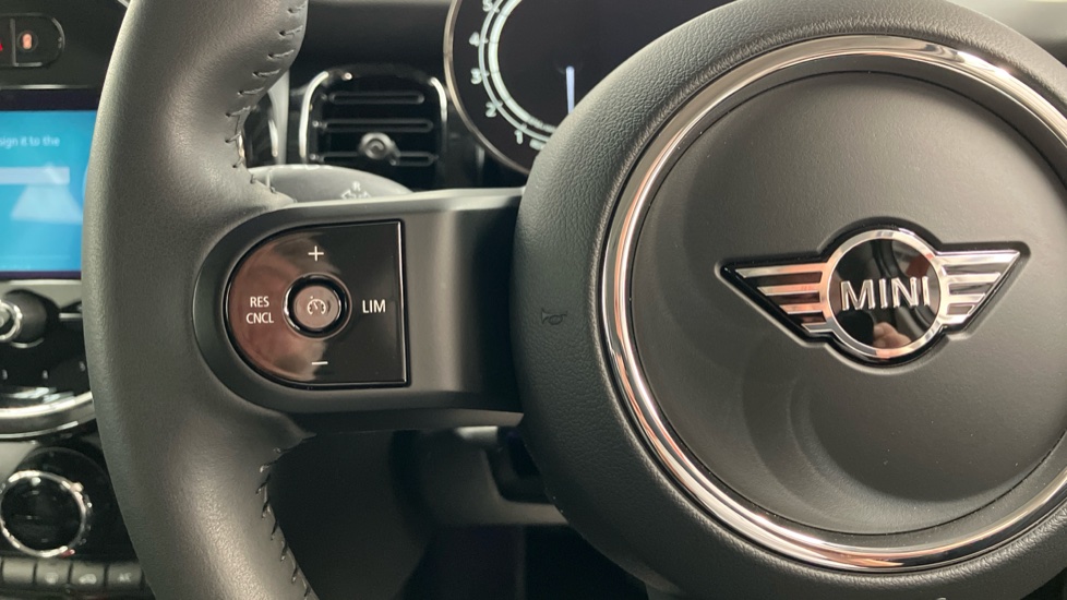 MINI Hatchback 1.5 Cooper Classic Premium Plus 5dr Auto Petrol Hatchback - Image 17