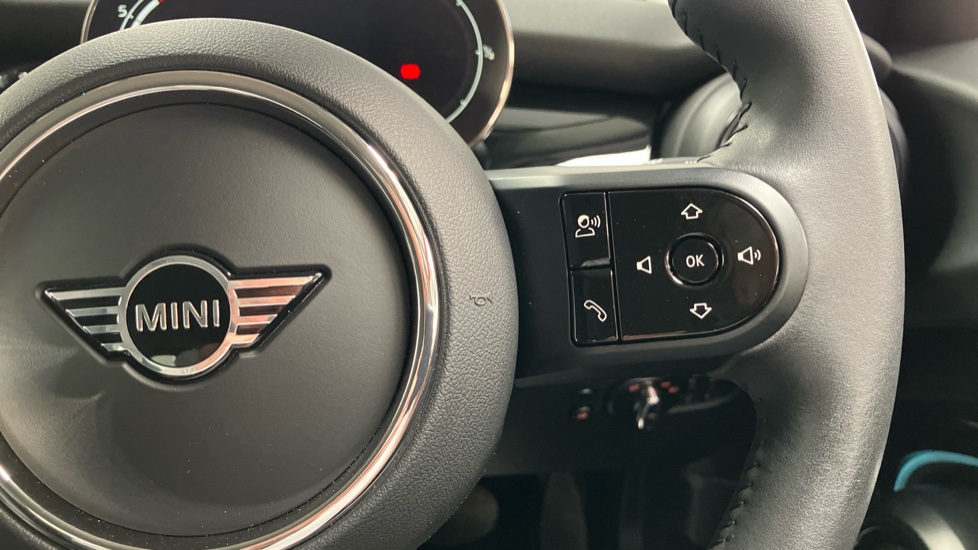 MINI Hatchback 1.5 Cooper Classic Premium Plus 5dr Auto Petrol Hatchback - Image 18