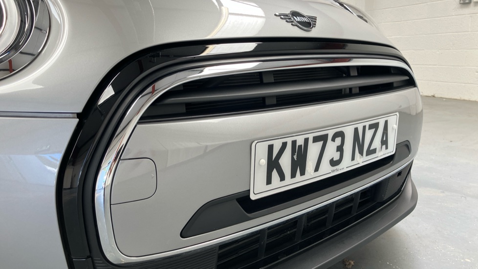 MINI Hatchback 1.5 Cooper Classic Premium Plus 5dr Auto Petrol Hatchback - Image 25