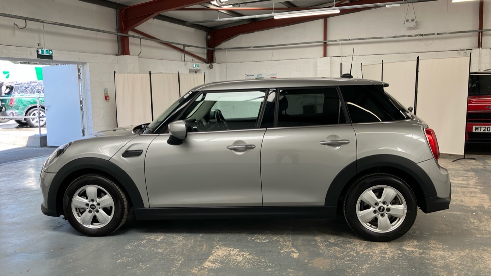 MINI Hatchback 1.5 Cooper Classic Premium Plus 5dr Auto Petrol Hatchback - Image 28