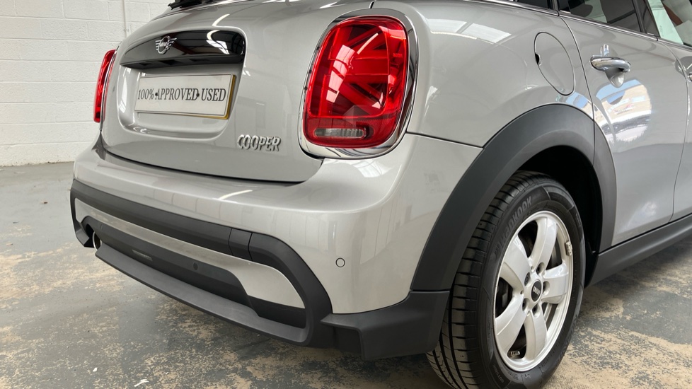 MINI Hatchback 1.5 Cooper Classic Premium Plus 5dr Auto Petrol Hatchback - Image 33