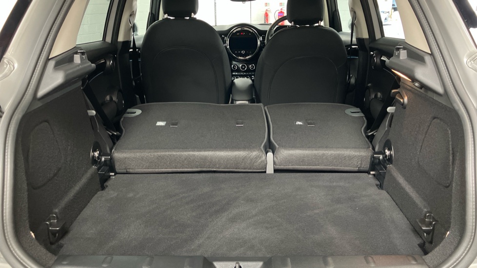 MINI Hatchback 1.5 Cooper Classic Premium Plus 5dr Auto Petrol Hatchback - Image 37