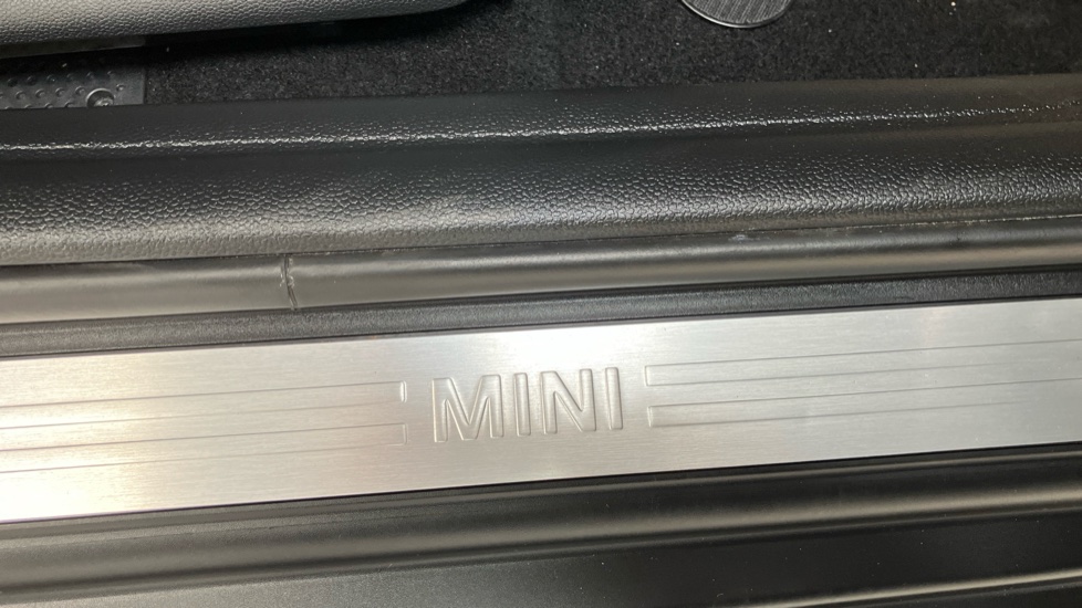 MINI Hatchback 1.5 Cooper Classic Premium Plus 5dr Auto Petrol Hatchback - Image 44