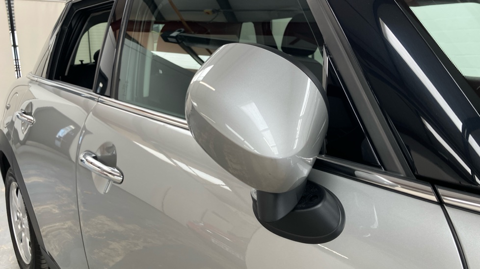 MINI Hatchback 1.5 Cooper Classic Premium Plus 5dr Auto Petrol Hatchback - Image 46
