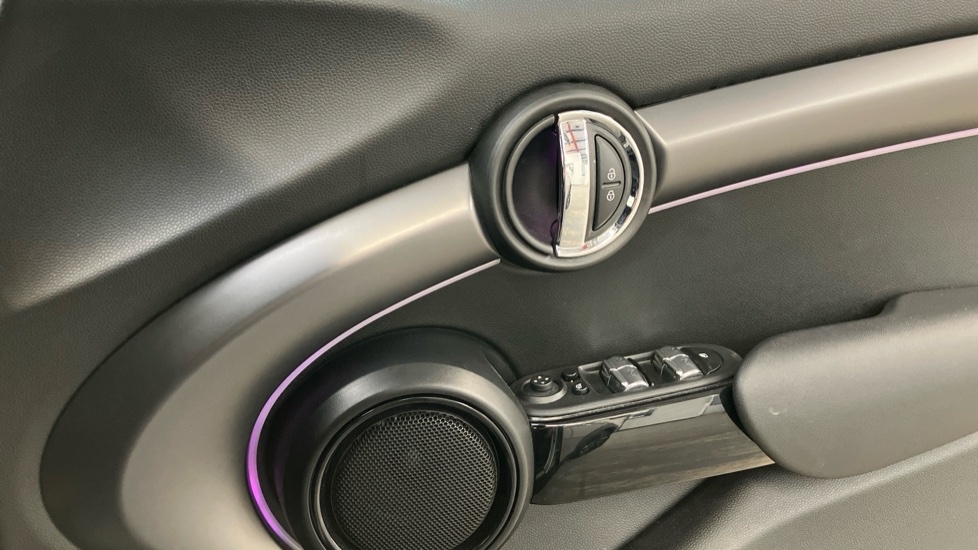 MINI Hatchback 1.5 Cooper Exclusive Premium 5dr Auto Petrol Hatchback - Image 20