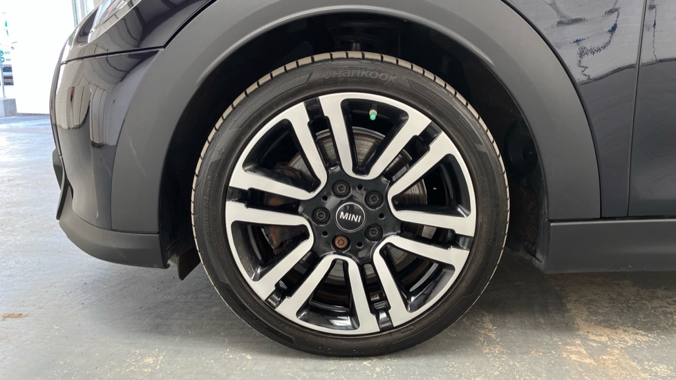 MINI Hatchback 2.0 Cooper S Exclusive Premium 5dr Auto Petrol Hatchback - Image 29
