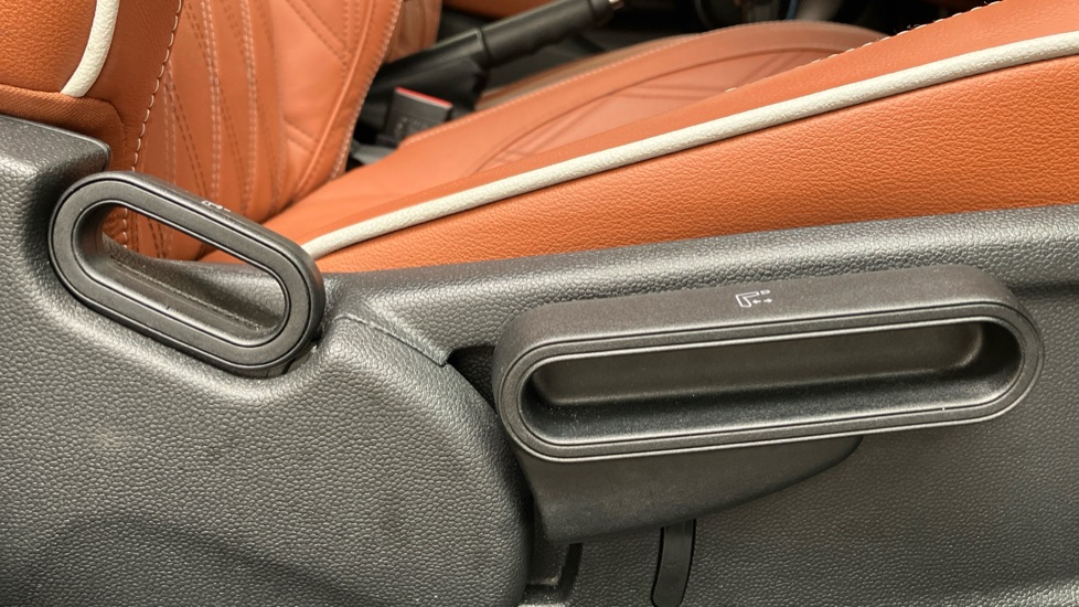 MINI Hatchback 2.0 Cooper S Exclusive Premium 5dr Auto Petrol Hatchback - Image 44