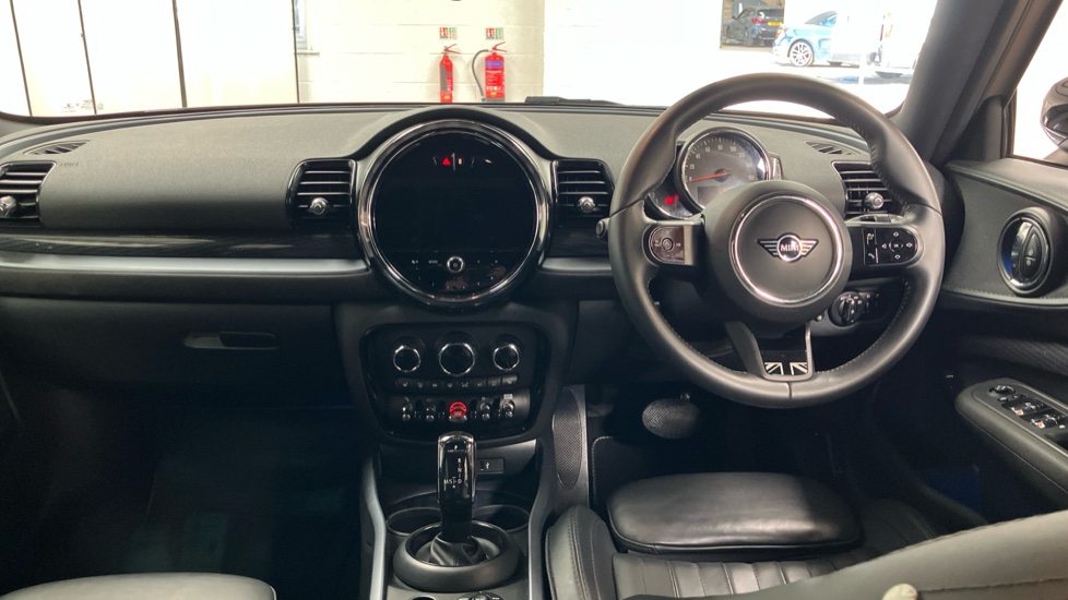 MINI Clubman 1.5 Cooper Exclusive 6dr Auto Petrol Estate - Image 4