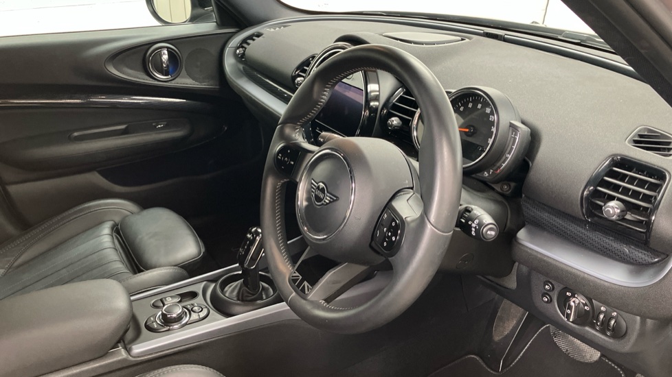 MINI Clubman 1.5 Cooper Exclusive 6dr Auto Petrol Estate - Image 6