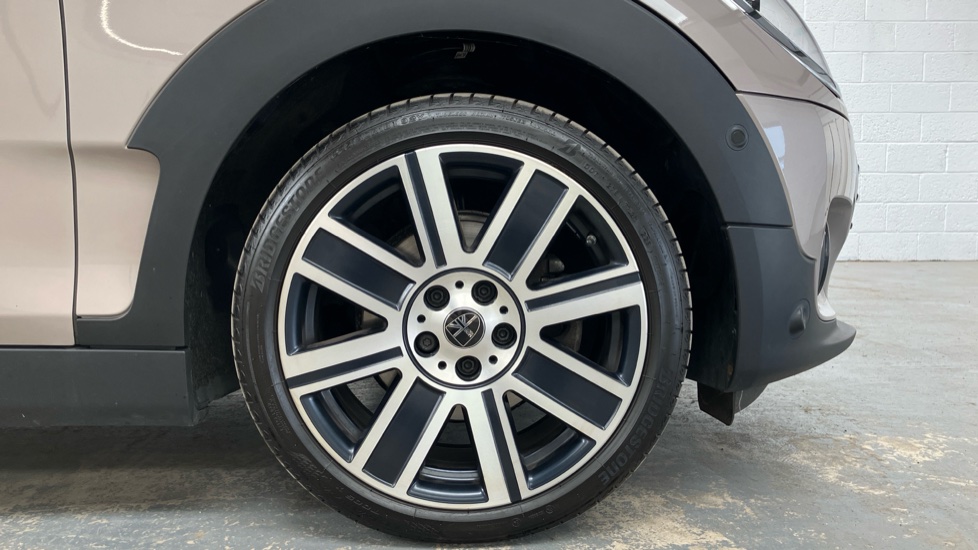 MINI Clubman 1.5 Cooper Exclusive 6dr Auto Petrol Estate - Image 14