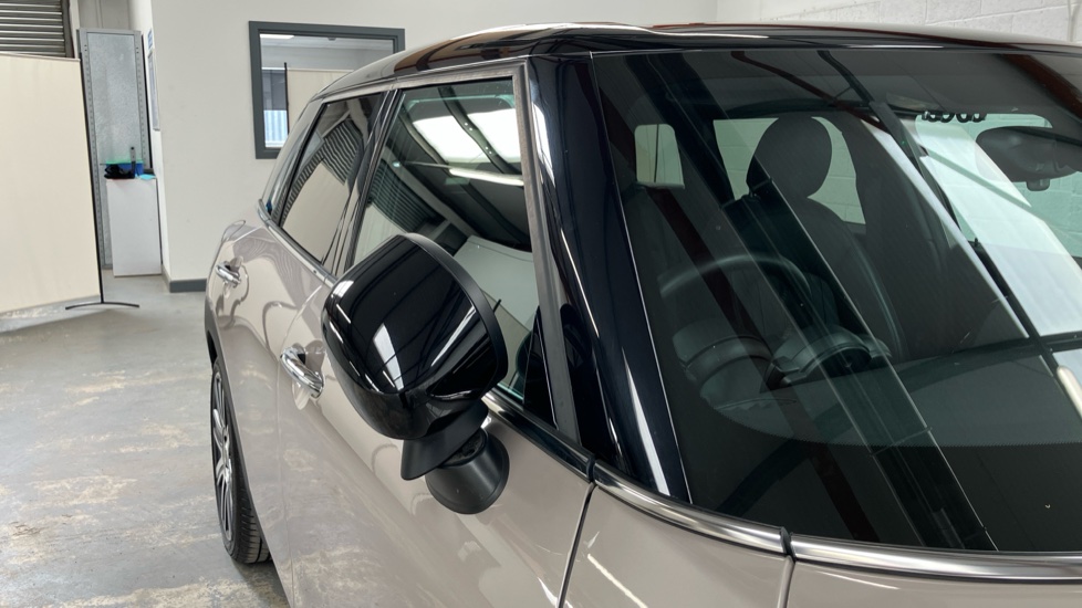 MINI Clubman 1.5 Cooper Exclusive 6dr Auto Petrol Estate - Image 28