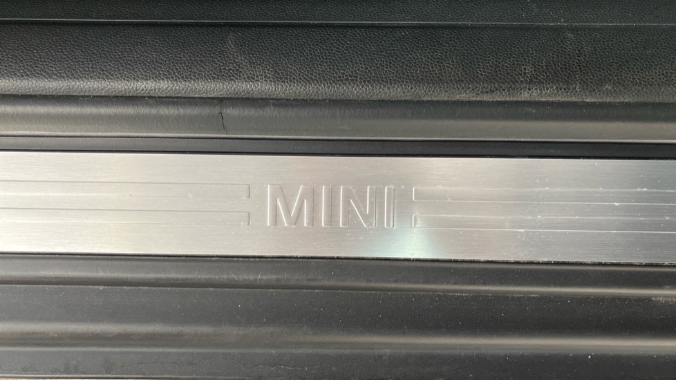 MINI Clubman 1.5 Cooper Exclusive 6dr Auto Petrol Estate - Image 51