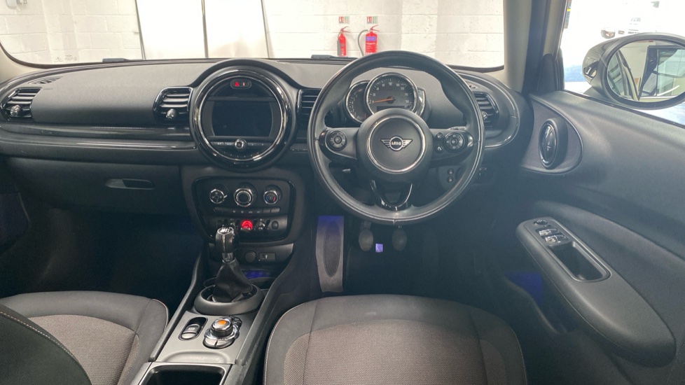 MINI Clubman 1.5 Cooper Classic 6dr Auto [Comfort Pack] Petrol Estate - Image 4