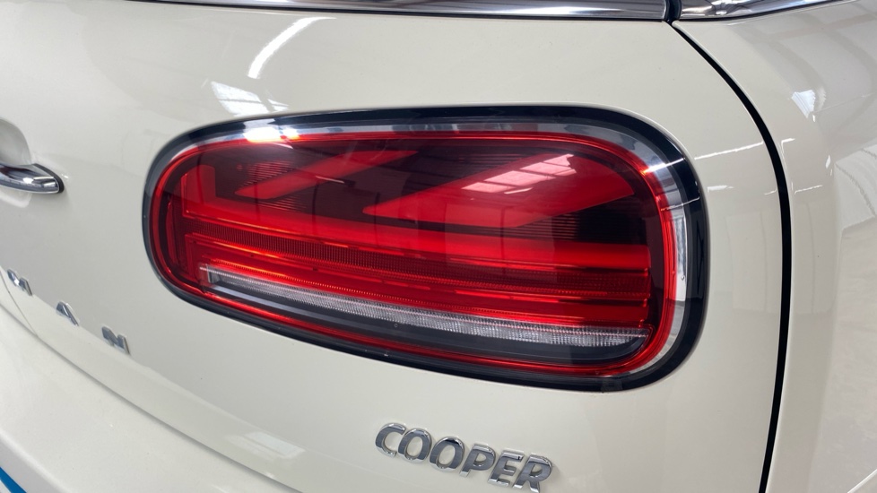 MINI Clubman 1.5 Cooper Classic 6dr Auto [Comfort Pack] Petrol Estate - Image 22