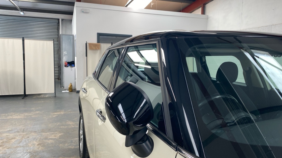 MINI Clubman 1.5 Cooper Classic 6dr Auto [Comfort Pack] Petrol Estate - Image 26