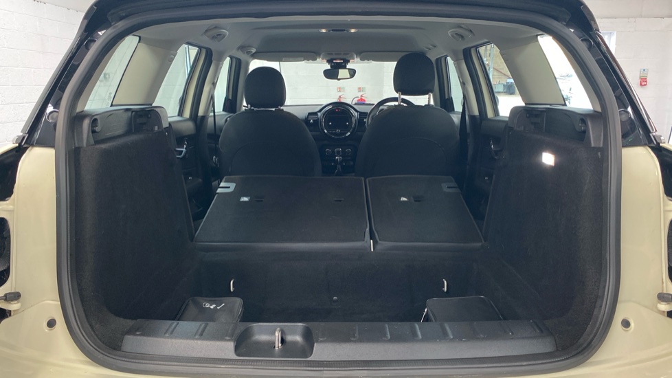 MINI Clubman 1.5 Cooper Classic 6dr Auto [Comfort Pack] Petrol Estate - Image 31