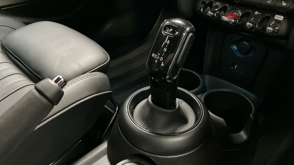 MINI Hatchback 1.5 Cooper Exclusive Premium 5dr Auto Petrol Hatchback - Image 10