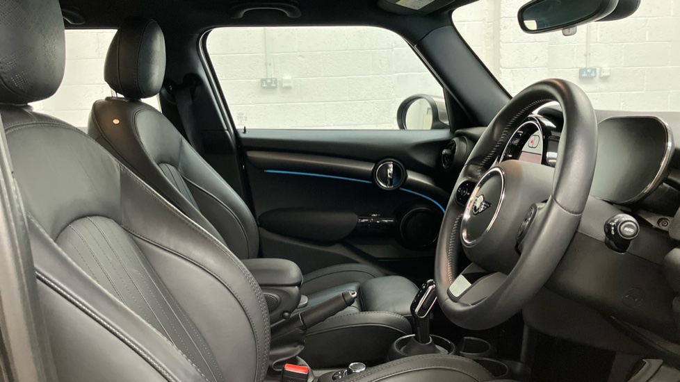 MINI Hatchback 1.5 Cooper Exclusive Premium 5dr Auto Petrol Hatchback - Image 11