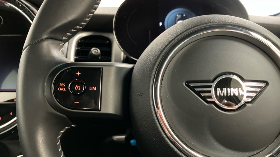 MINI Hatchback 1.5 Cooper Exclusive Premium 5dr Auto Petrol Hatchback - Image 17