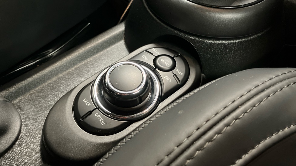 MINI Hatchback 1.5 Cooper Exclusive Premium 5dr Auto Petrol Hatchback - Image 19