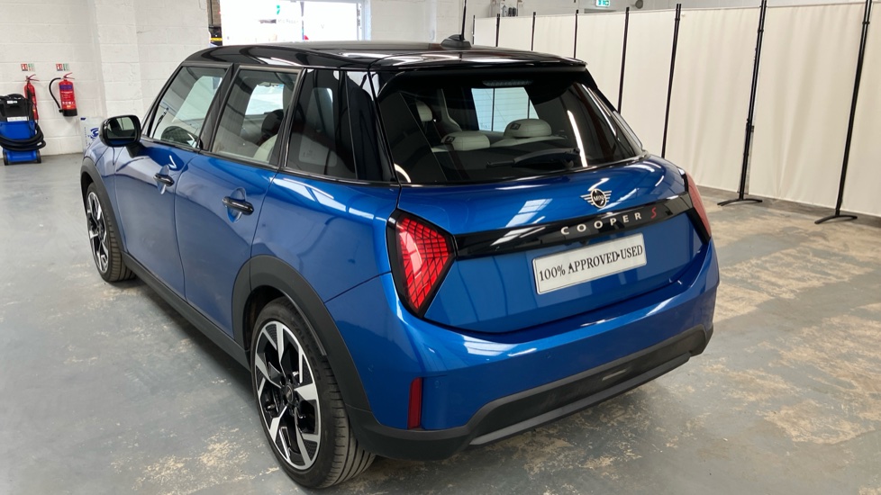 MINI Cooper 2.0 S Exclusive 5dr Auto Petrol Hatchback - Image 24