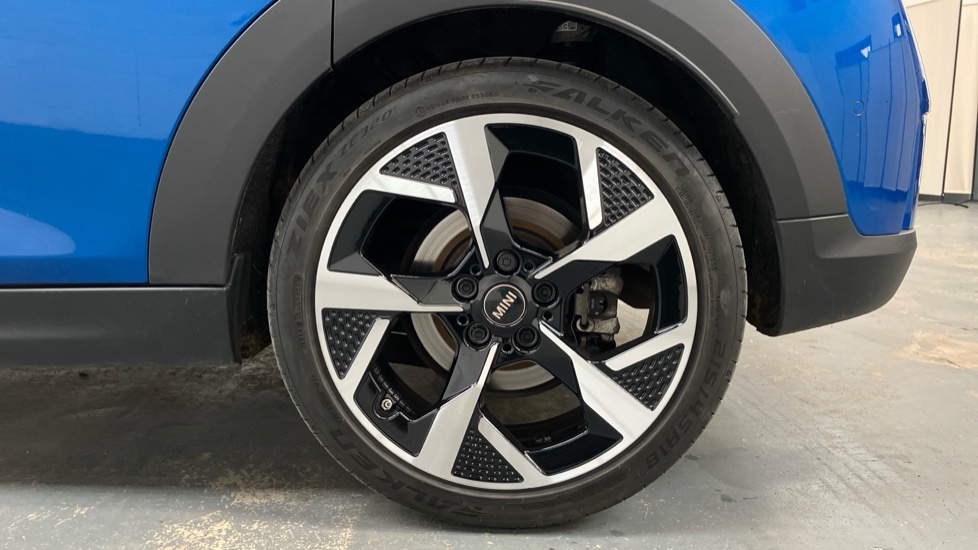 MINI Cooper 2.0 S Exclusive 5dr Auto Petrol Hatchback - Image 57