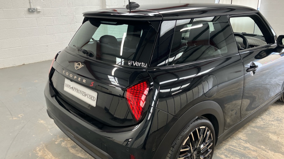 MINI Cooper 2.0 S Exclusive 3dr Auto Petrol Hatchback - Image 27