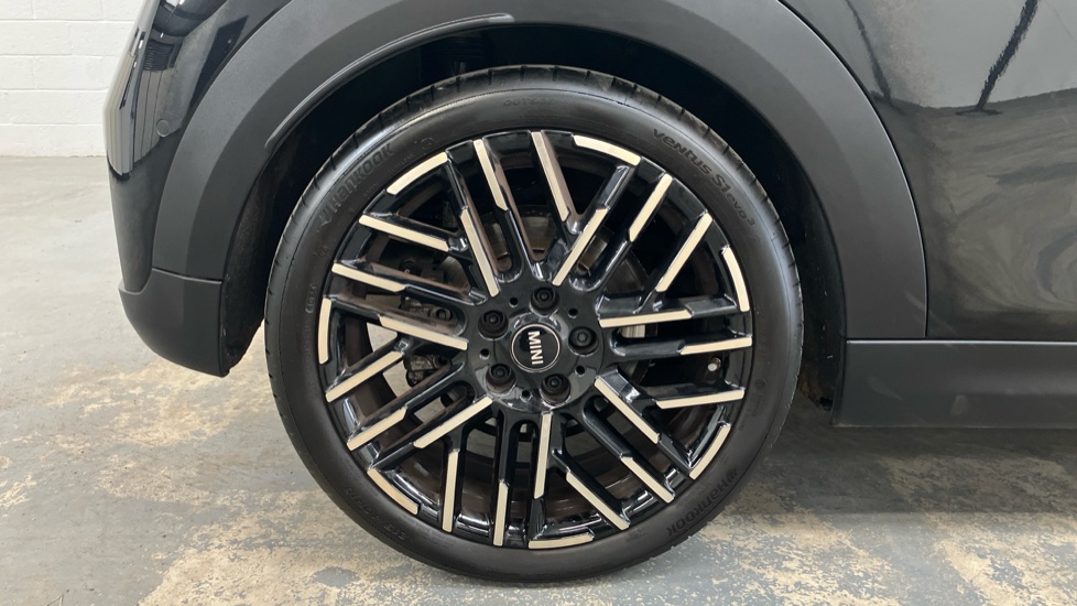 MINI Cooper 2.0 S Exclusive 3dr Auto Petrol Hatchback - Image 28