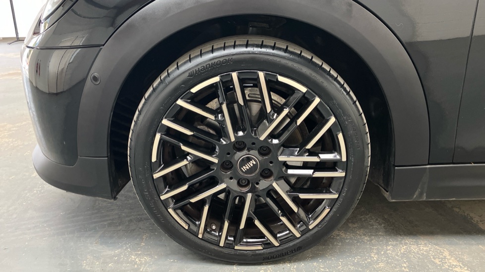 MINI Cooper 2.0 S Exclusive 3dr Auto Petrol Hatchback - Image 31