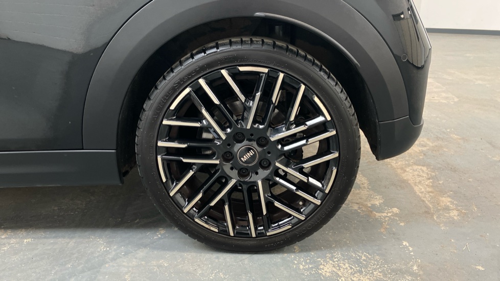 MINI Cooper 2.0 S Exclusive 3dr Auto Petrol Hatchback - Image 32