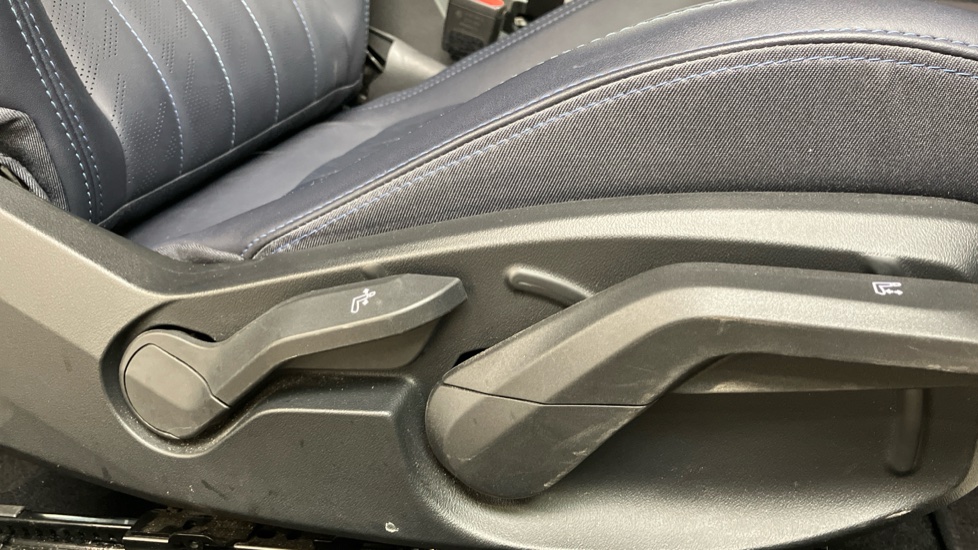 MINI Cooper 2.0 S Exclusive 3dr Auto Petrol Hatchback - Image 37