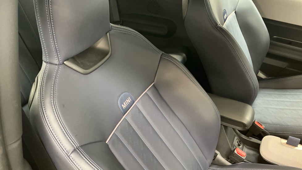 MINI Cooper 2.0 S Exclusive 3dr Auto Petrol Hatchback - Image 39