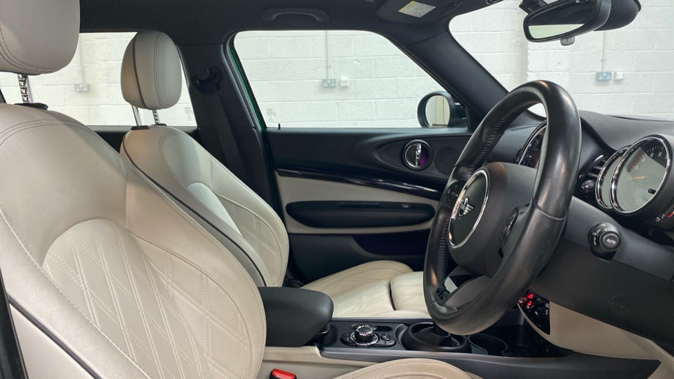 MINI Clubman 2.0 Cooper S Exclusive 6dr [Comfort/Nav+ Pack] Petrol Estate - Image 11