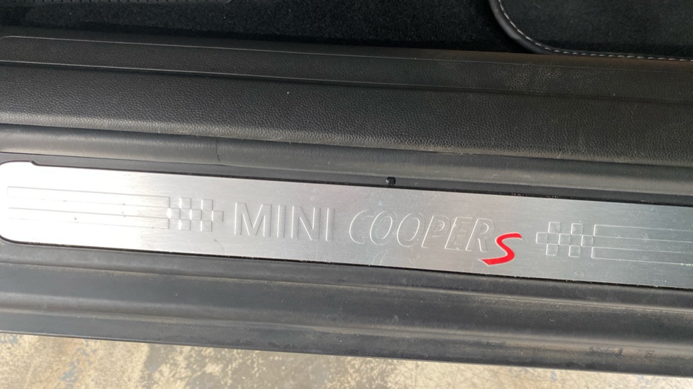 MINI Clubman 2.0 Cooper S Exclusive 6dr [Comfort/Nav+ Pack] Petrol Estate - Image 38